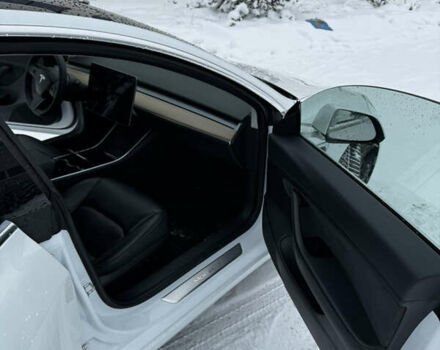 Білий Тесла Модель 3, об'ємом двигуна 0 л та пробігом 147 тис. км за 15750 $, фото 15 на Automoto.ua