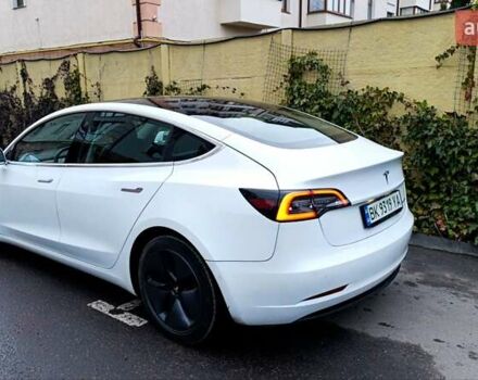 Білий Тесла Модель 3, об'ємом двигуна 0 л та пробігом 112 тис. км за 18500 $, фото 2 на Automoto.ua