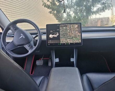 Белый Тесла Модель 3, объемом двигателя 0 л и пробегом 72 тыс. км за 17700 $, фото 6 на Automoto.ua