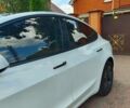 Белый Тесла Модель 3, объемом двигателя 0 л и пробегом 73 тыс. км за 20500 $, фото 28 на Automoto.ua