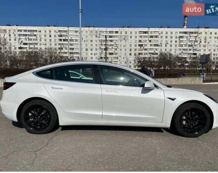 Білий Тесла Модель 3, об'ємом двигуна 0 л та пробігом 58 тис. км за 15250 $, фото 4 на Automoto.ua