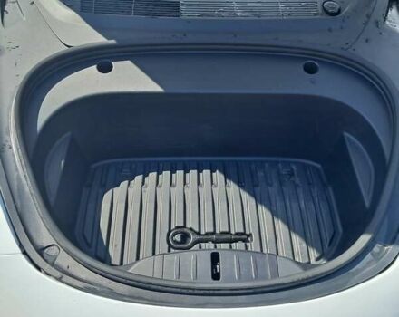 Белый Тесла Модель 3, объемом двигателя 0 л и пробегом 105 тыс. км за 20450 $, фото 26 на Automoto.ua