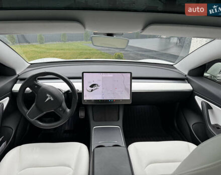 Білий Тесла Модель 3, об'ємом двигуна 0 л та пробігом 75 тис. км за 19900 $, фото 18 на Automoto.ua