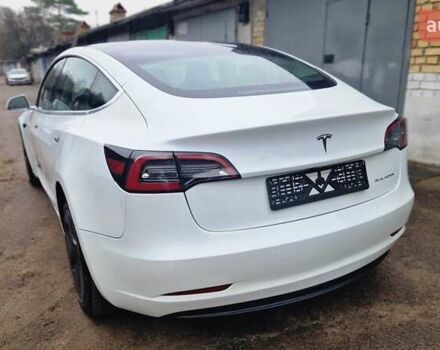 Белый Тесла Модель 3, объемом двигателя 0 л и пробегом 142 тыс. км за 17300 $, фото 35 на Automoto.ua