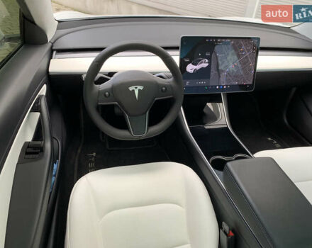 Тесла Модель 3 2020 у Івано-Франківську на Automoto.ua Білий Тесла Модель 3, об'ємом двигуна 0 л та пробігом 145 тис. км за 14850 $, фото 114 на Automoto.ua
