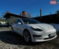 Білий Тесла Модель 3, об'ємом двигуна 0 л та пробігом 71 тис. км за 17900 $, фото 4 на Automoto.ua