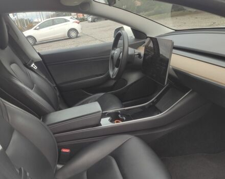 Белый Тесла Модель 3, объемом двигателя 0 л и пробегом 51 тыс. км за 16000 $, фото 13 на Automoto.ua