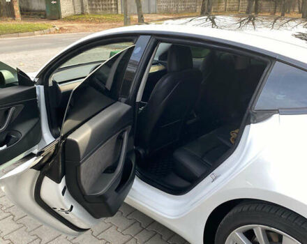Белый Тесла Модель 3, объемом двигателя 0 л и пробегом 86 тыс. км за 21500 $, фото 7 на Automoto.ua