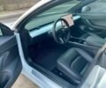 Білий Тесла Модель 3, об'ємом двигуна 0 л та пробігом 74 тис. км за 31500 $, фото 3 на Automoto.ua