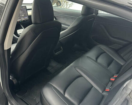 Білий Тесла Модель 3, об'ємом двигуна 0 л та пробігом 48 тис. км за 21000 $, фото 10 на Automoto.ua