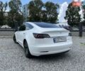 Білий Тесла Модель 3, об'ємом двигуна 0 л та пробігом 57 тис. км за 18650 $, фото 4 на Automoto.ua