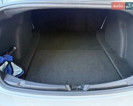 Білий Тесла Модель 3, об'ємом двигуна 0 л та пробігом 92 тис. км за 21300 $, фото 27 на Automoto.ua