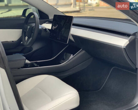 Тесла Модель 3 2020 у Івано-Франківську на Automoto.ua Білий Тесла Модель 3, об'ємом двигуна 0 л та пробігом 145 тис. км за 14850 $, фото 88 на Automoto.ua