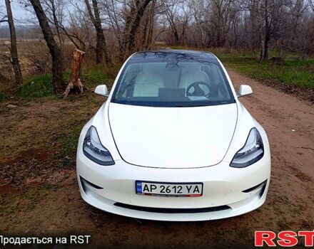 Білий Тесла Модель 3, об'ємом двигуна 0.2 л та пробігом 77 тис. км за 18000 $, фото 3 на Automoto.ua
