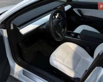 Білий Тесла Модель 3, об'ємом двигуна 0 л та пробігом 160 тис. км за 16000 $, фото 1 на Automoto.ua