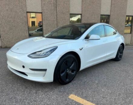 Білий Тесла Модель 3, об'ємом двигуна 0 л та пробігом 45 тис. км за 11300 $, фото 1 на Automoto.ua