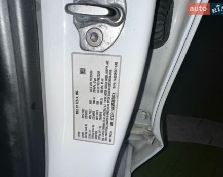 Белый Тесла Модель 3, объемом двигателя 0 л и пробегом 152 тыс. км за 15500 $, фото 28 на Automoto.ua