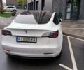 Білий Тесла Модель 3, об'ємом двигуна 0 л та пробігом 55 тис. км за 23800 $, фото 2 на Automoto.ua
