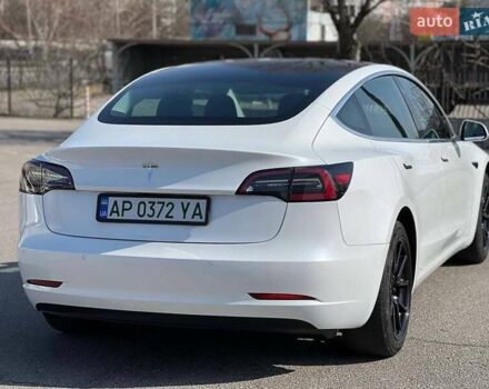 Білий Тесла Модель 3, об'ємом двигуна 0 л та пробігом 58 тис. км за 15250 $, фото 2 на Automoto.ua