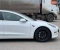 Білий Тесла Модель 3, об'ємом двигуна 0 л та пробігом 47 тис. км за 18500 $, фото 3 на Automoto.ua