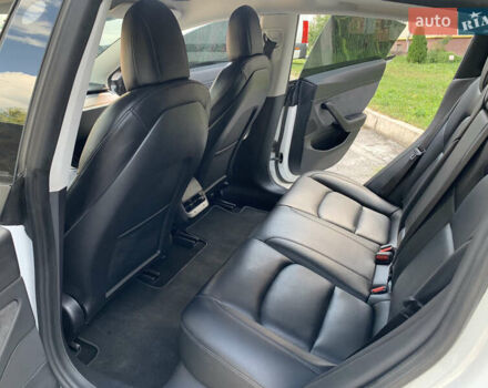 Белый Тесла Модель 3, объемом двигателя 0 л и пробегом 99 тыс. км за 20000 $, фото 11 на Automoto.ua