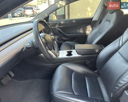 Белый Тесла Модель 3, объемом двигателя 0 л и пробегом 99 тыс. км за 23000 $, фото 20 на Automoto.ua