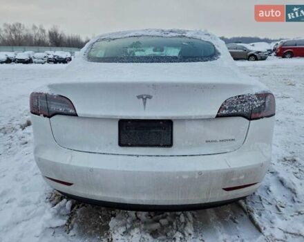 Белый Тесла Модель 3, объемом двигателя 0 л и пробегом 72 тыс. км за 5200 $, фото 5 на Automoto.ua