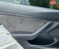 Білий Тесла Модель 3, об'ємом двигуна 0 л та пробігом 20 тис. км за 18200 $, фото 52 на Automoto.ua