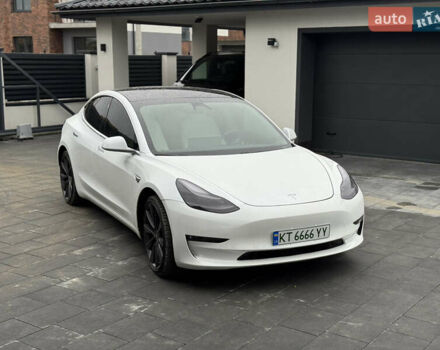 Білий Тесла Модель 3, об'ємом двигуна 0 л та пробігом 75 тис. км за 19900 $, фото 8 на Automoto.ua