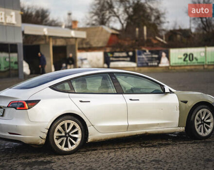 Білий Тесла Модель 3, об'ємом двигуна 0 л та пробігом 104 тис. км за 15000 $, фото 2 на Automoto.ua