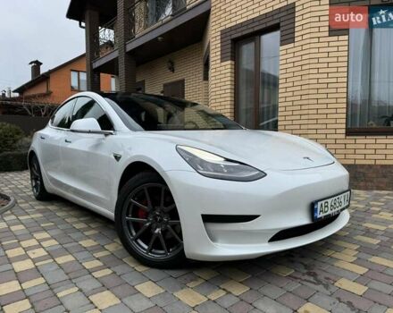 Білий Тесла Модель 3, об'ємом двигуна 0 л та пробігом 60 тис. км за 18500 $, фото 7 на Automoto.ua