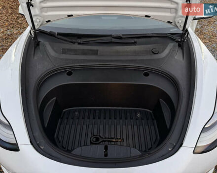 Белый Тесла Модель 3, объемом двигателя 0 л и пробегом 129 тыс. км за 19900 $, фото 11 на Automoto.ua