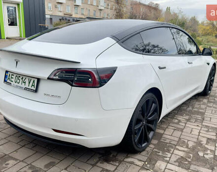Белый Тесла Модель 3, объемом двигателя 0 л и пробегом 72 тыс. км за 25000 $, фото 5 на Automoto.ua