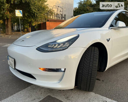 Білий Тесла Модель 3, об'ємом двигуна 0 л та пробігом 32 тис. км за 23700 $, фото 10 на Automoto.ua