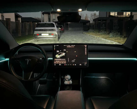 Белый Тесла Модель 3, объемом двигателя 0 л и пробегом 76 тыс. км за 19500 $, фото 7 на Automoto.ua