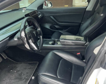 Белый Тесла Модель 3, объемом двигателя 0 л и пробегом 101 тыс. км за 14800 $, фото 22 на Automoto.ua