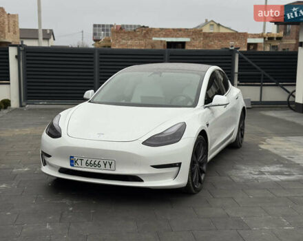 Білий Тесла Модель 3, об'ємом двигуна 0 л та пробігом 75 тис. км за 19900 $, фото 6 на Automoto.ua