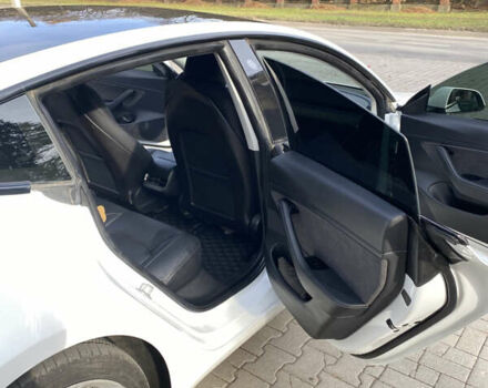 Білий Тесла Модель 3, об'ємом двигуна 0 л та пробігом 83 тис. км за 22000 $, фото 13 на Automoto.ua