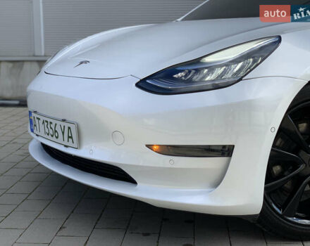 Тесла Модель 3 2020 у Івано-Франківську на Automoto.ua Білий Тесла Модель 3, об'ємом двигуна 0 л та пробігом 145 тис. км за 14850 $, фото 54 на Automoto.ua