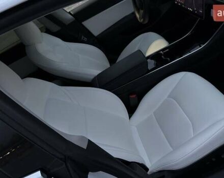 Білий Тесла Модель 3, об'ємом двигуна 0 л та пробігом 160 тис. км за 16000 $, фото 33 на Automoto.ua