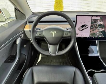 Белый Тесла Модель 3, объемом двигателя 0 л и пробегом 49 тыс. км за 13500 $, фото 5 на Automoto.ua