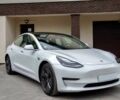 Білий Тесла Модель 3, об'ємом двигуна 0 л та пробігом 94 тис. км за 16400 $, фото 1 на Automoto.ua