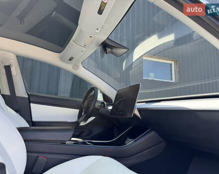 Белый Тесла Модель 3, объемом двигателя 0 л и пробегом 121 тыс. км за 18400 $, фото 62 на Automoto.ua