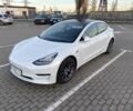 Білий Тесла Модель 3, об'ємом двигуна 0 л та пробігом 103 тис. км за 18500 $, фото 4 на Automoto.ua