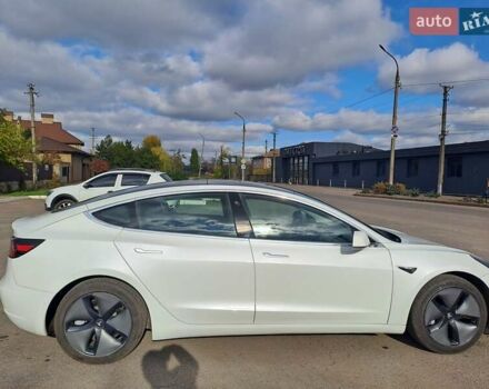 Білий Тесла Модель 3, об'ємом двигуна 0 л та пробігом 81 тис. км за 16500 $, фото 4 на Automoto.ua