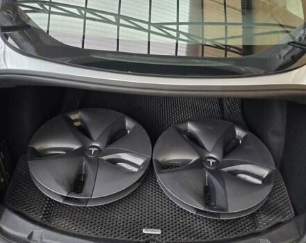 Белый Тесла Модель 3, объемом двигателя 0 л и пробегом 91 тыс. км за 17499 $, фото 20 на Automoto.ua