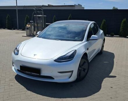 Тесла Модель 3 2020 в Ивано-Франковске на Automoto.ua Белый Тесла Модель 3, объемом двигателя 0 л и пробегом 105 тыс. км за 20950 $, фото 9 на Automoto.ua