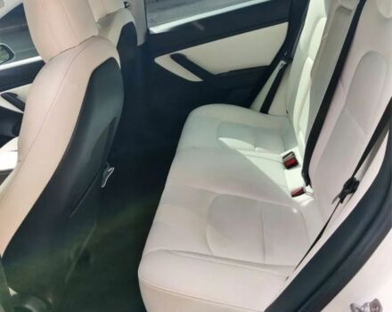 Білий Тесла Модель 3, об'ємом двигуна 0 л та пробігом 50 тис. км за 13150 $, фото 3 на Automoto.ua