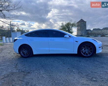 Білий Тесла Модель 3, об'ємом двигуна 0 л та пробігом 74 тис. км за 19000 $, фото 9 на Automoto.ua