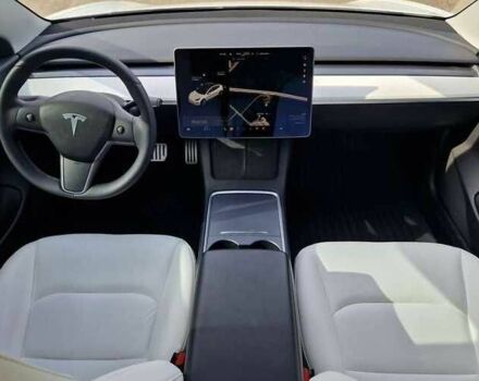 Белый Тесла Модель 3, объемом двигателя 0 л и пробегом 42 тыс. км за 14600 $, фото 9 на Automoto.ua